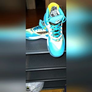 NEW BALANCE #2 LEONARD KAWHI SIGNATURE SHOE SIZE 10.5 IN WOMEN'S